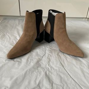 Zara Woman Pointy Toe Ankle Booties Color Light Tan Size 9 NWOT